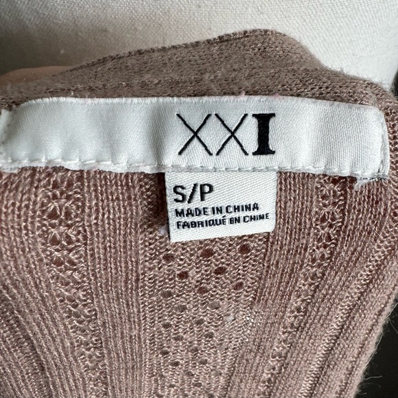 Beige button up cardigan. Elegant cardigan in a beautiful natural shade. - Picture 4 of 4